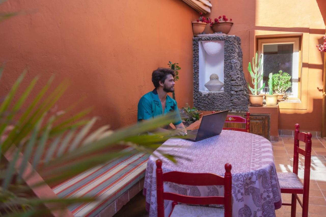 Cactus Coliving & Coworking Bed and Breakfast Arona  Eksteriør billede